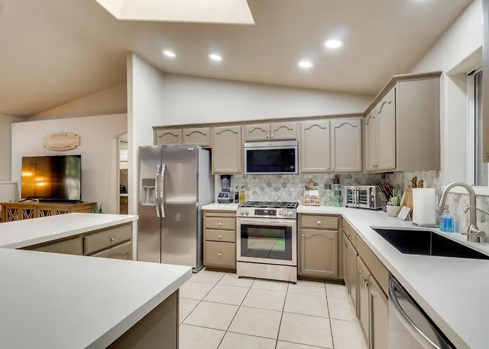 Foothills Family Near & Colorado River! Holiday home